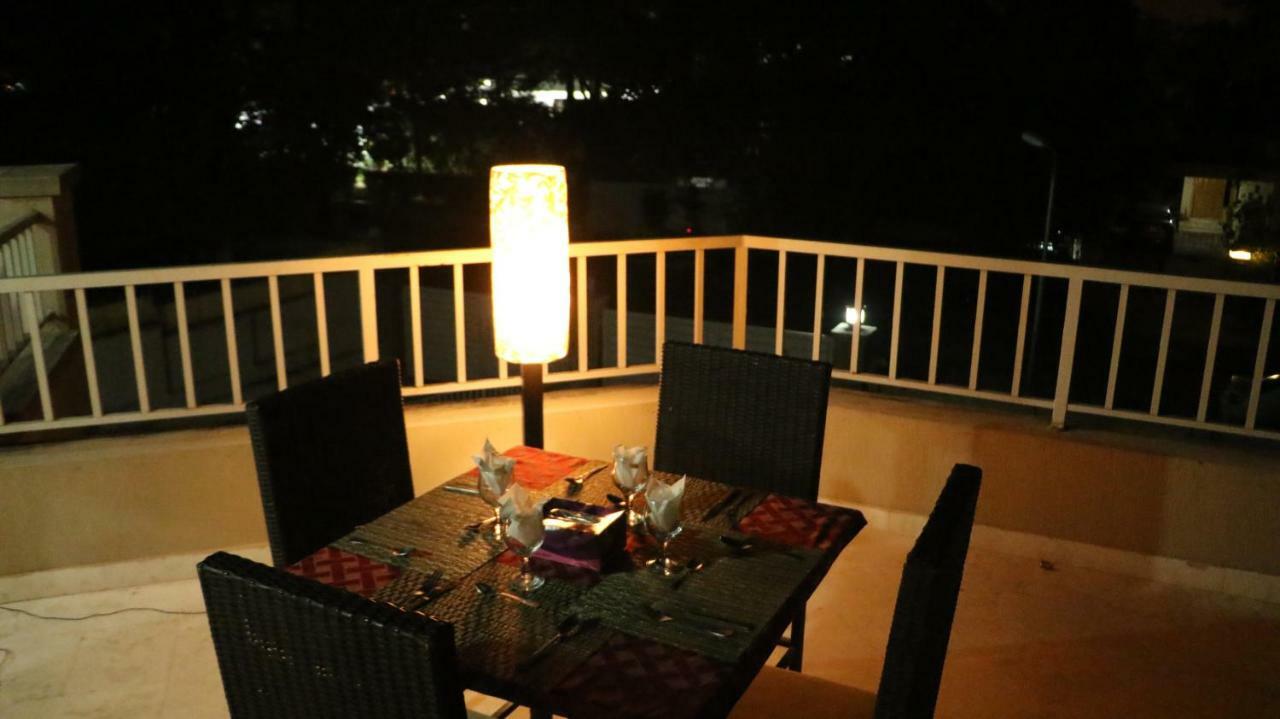 The Royal Manor Bed and Breakfast Islamabad Esterno foto