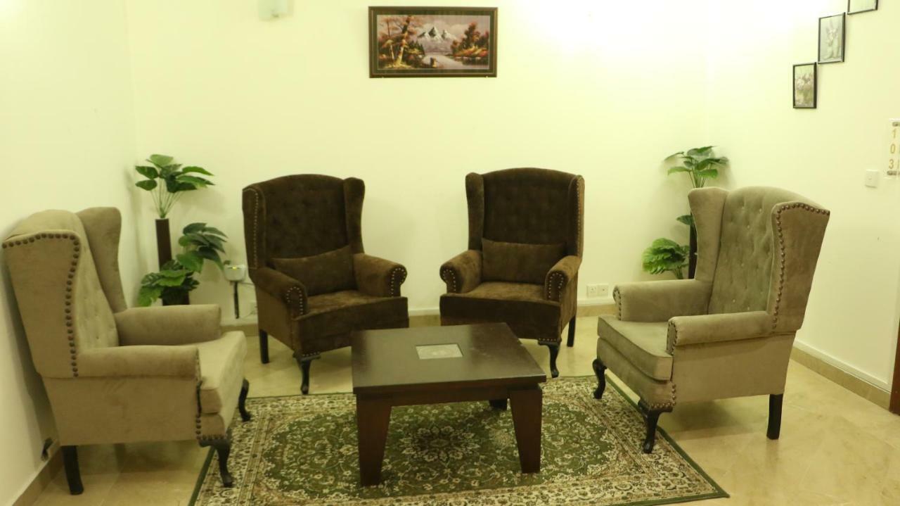 The Royal Manor Bed and Breakfast Islamabad Esterno foto